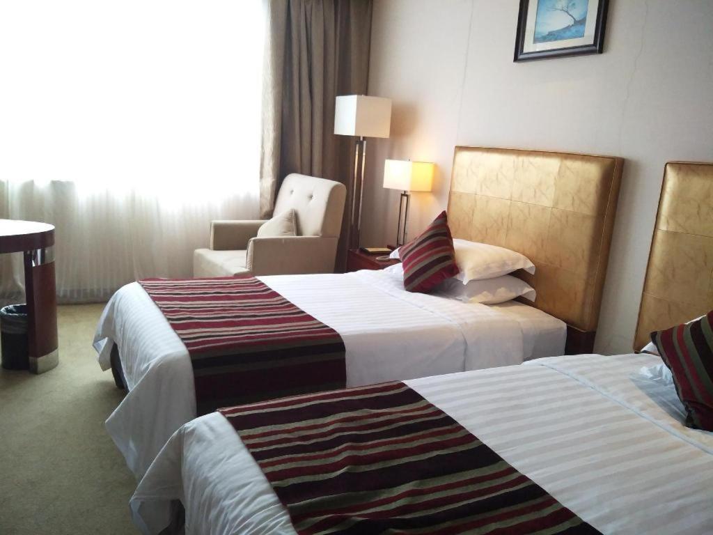 Maison New Century Hotel Нінбо Екстер'єр фото