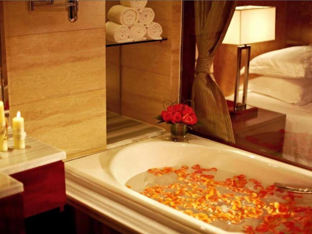 Maison New Century Hotel Нінбо Екстер'єр фото