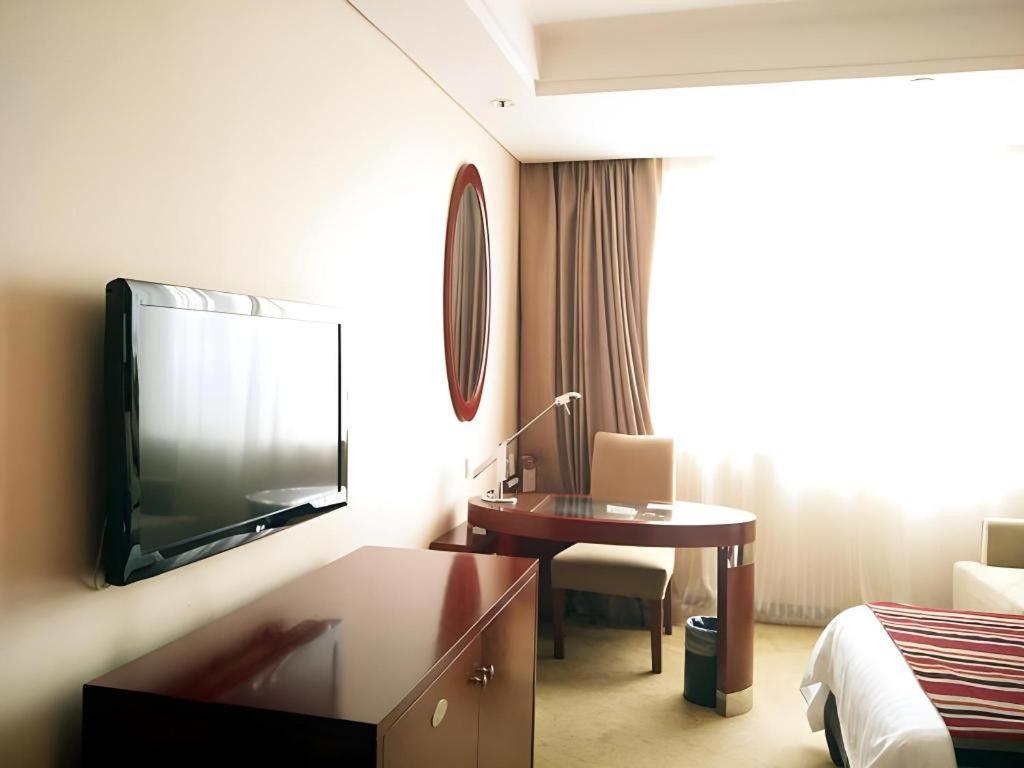 Maison New Century Hotel Нінбо Екстер'єр фото